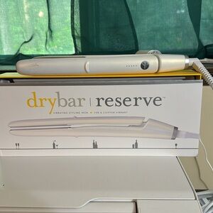 Drybar Reserve Vibrating Hair Straightener iron - White
